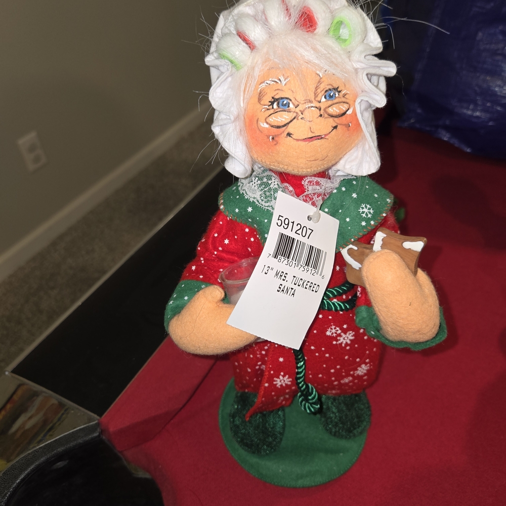 Annalee Mrs. Claus Figurine - Red and Green